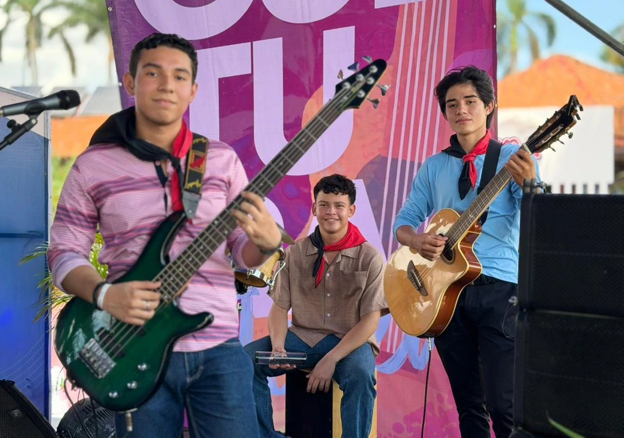 JOVENES9