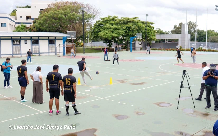 KICKBALL8