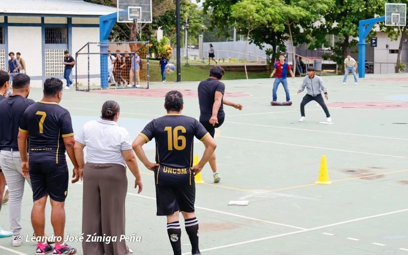 KICKBALL9