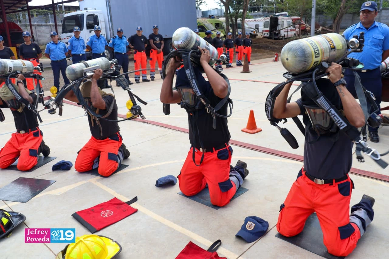 BOMBEROS12