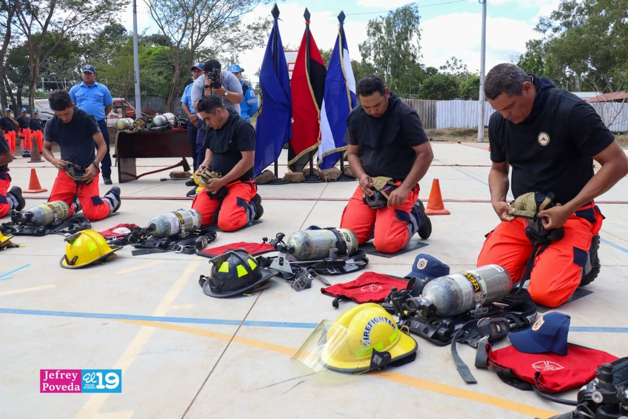 BOMBEROS13