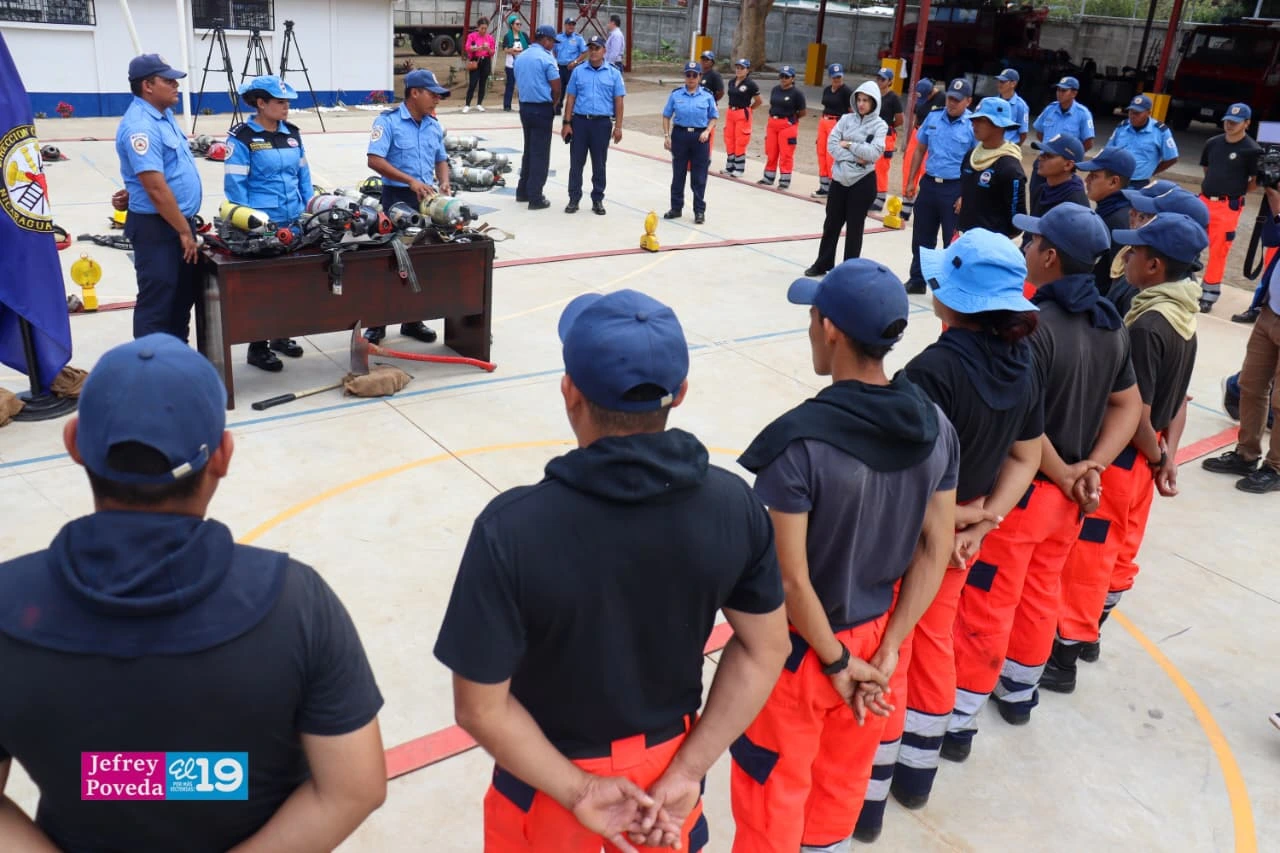 BOMBEROS17