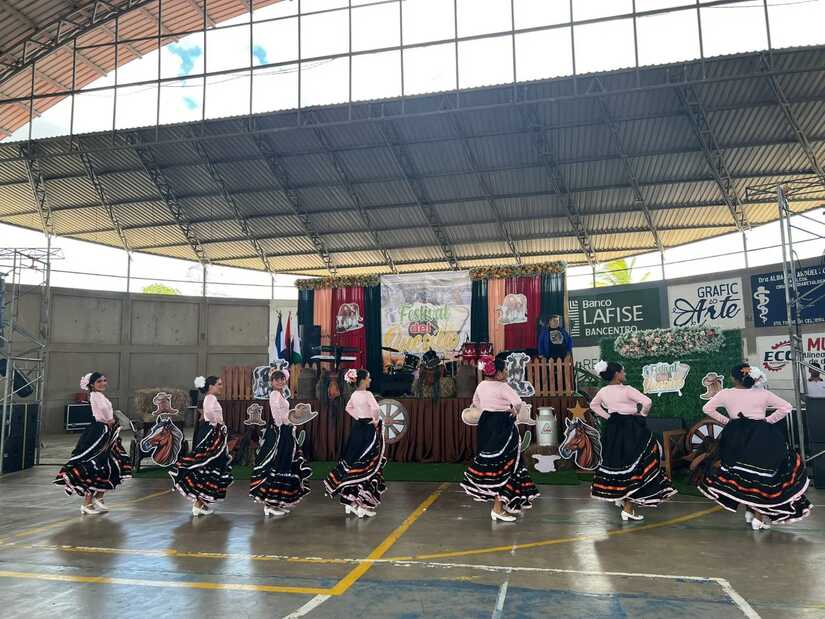 QUESILLO--(15)