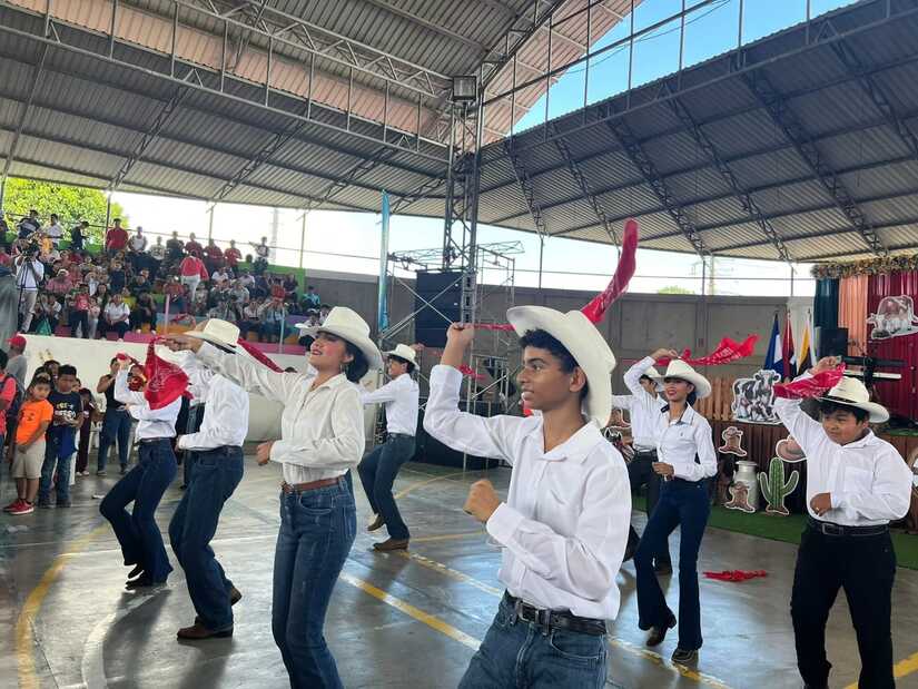 QUESILLO--(3)