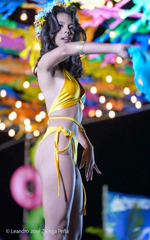 REINA-(73)
