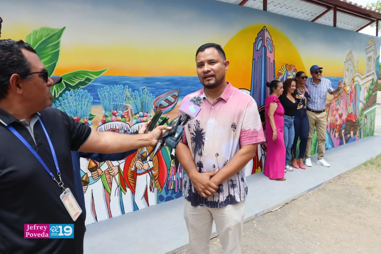 MURAL1