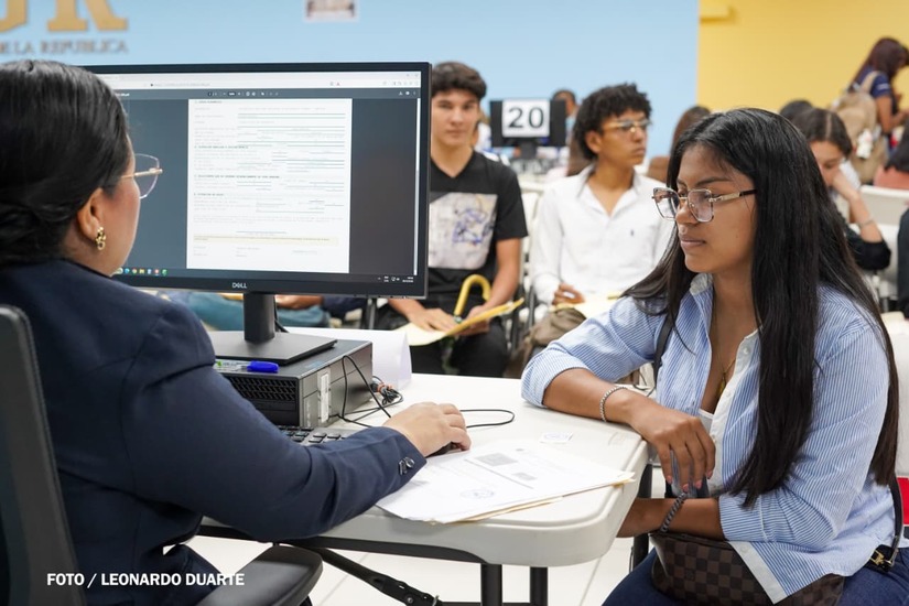 Becas-21