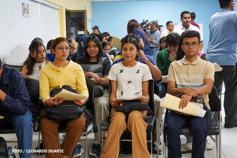 Becas-24