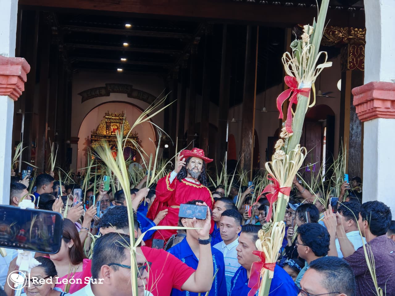 LE&Oacute;N--(10)