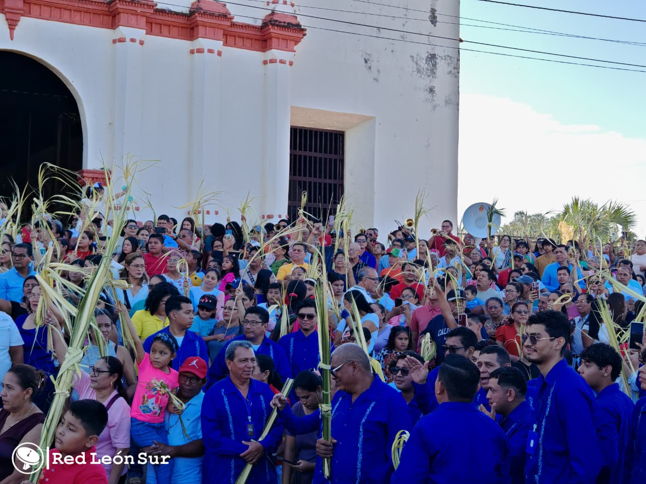 LE&Oacute;N--(11)