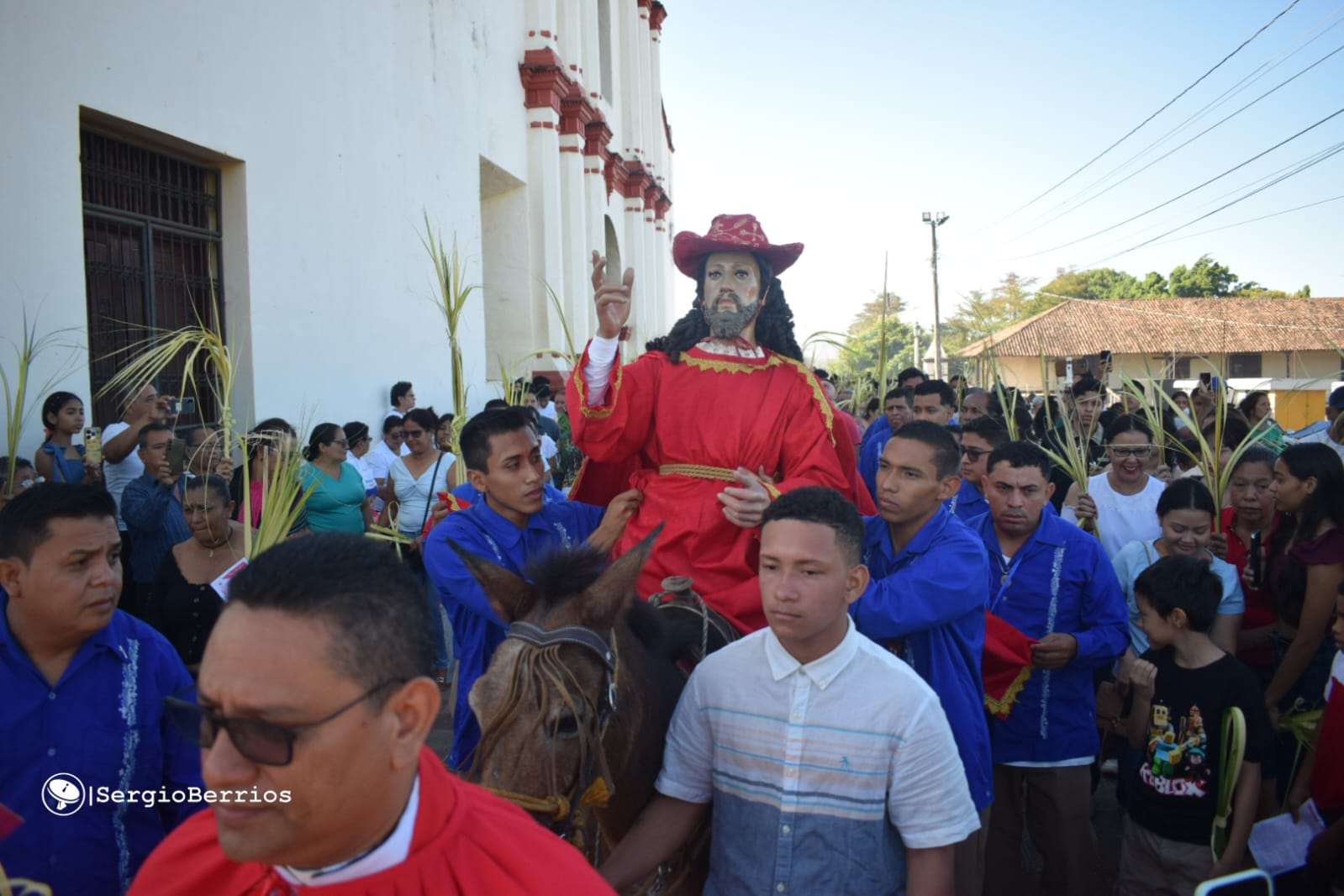 LE&Oacute;N--(28)