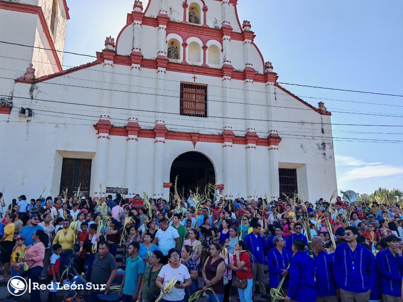LE&Oacute;N--(4)